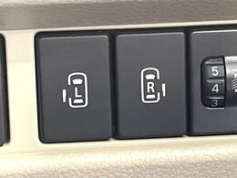 【両側パワースライドドア】スマートキーや運転席のスイッチで後席両側スライドドアの開閉が可能♪電動だから力を入れてドアを開ける必要が無く、小さなお子様でも簡単に開け閉めでき快適です♪