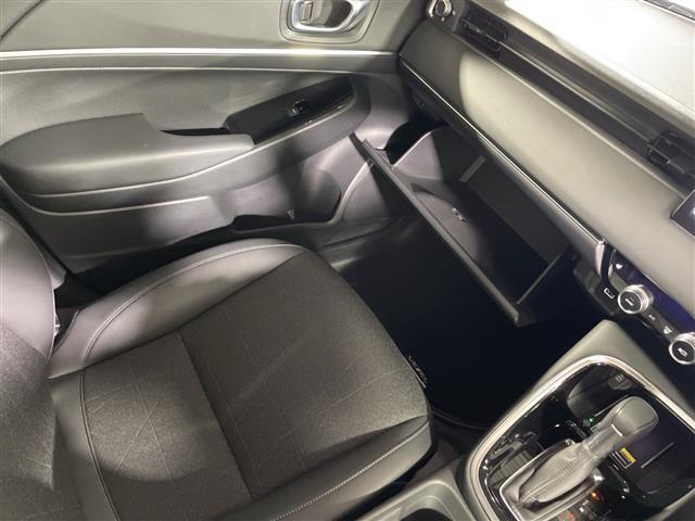 【窓操作部】軽い力で、窓を開けたり閉めたりすることができます！掲載箇所以外にご希望の写真がございましたら、お気軽にお問い合わせ下さい！メールや郵送でお送りさせていただきます。