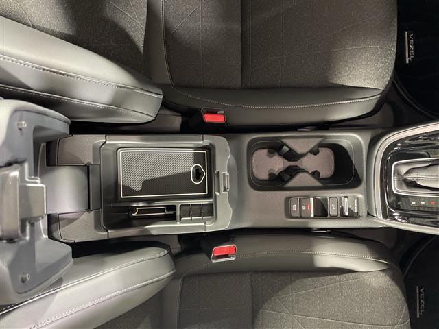 【ドリンクホルダー】長時間のドライブを快適に過ごすために、必須の車内アイテムですね。