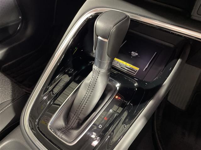 【シフトレバー】シフトも操作しやすく快適なドライブを楽しんでいただけます！