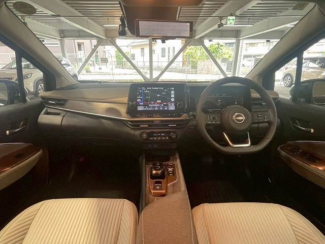 アイポイントが高く見晴らしの良い運転席です！