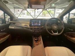 アイポイントが高く見晴らしの良い運転席です！