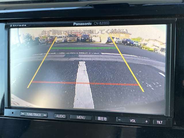 【バックモニター】後ろのカメラの映像がモニターに映し出されるので、後方の見えない死角や、障害物との距離感などもしっかり安全確認することができます！
