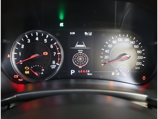 平均燃費・航続可能距離なども表示可能な多機能メーターです。