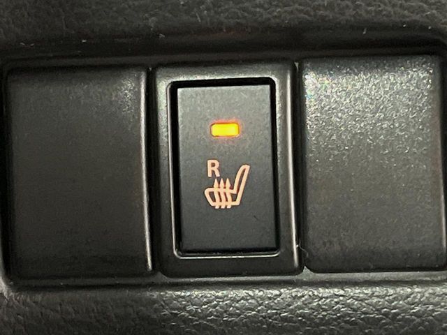 【シートヒーター】寒い日に重宝するシートヒーター！エアコンより早く温まってくれるので寒がりの人も安心ですね♪エアコンの温風は乾燥するから苦手、という方にもをおすすめです。