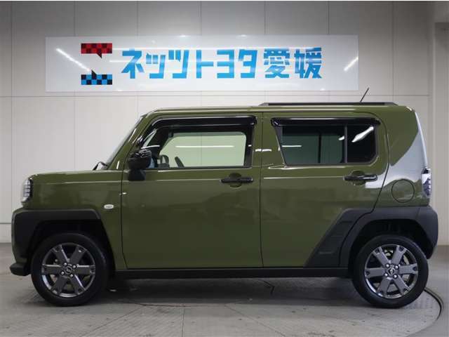 広々とした車内空間に優れた燃費性能。更にデザインも上質で人気のお車です！