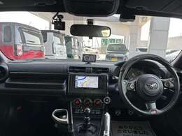GR86入庫しました！内装も非常に綺麗なお車となっております。追加カスタム可能！お好みの仕様にカスタム可能です！お気軽にお問い合わせおお待ちしております！