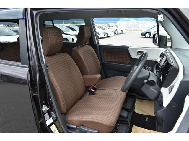 ゆったりとした運転席廻り♪