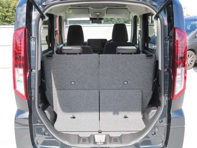 【ラゲッジルーム】4人＋荷物の場合。普段のお買いの荷物も十分載ります☆