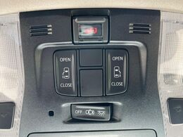 【両側パワースライドドア】スマートキーや運転席のスイッチで後席両側スライドドアの開閉が可能♪電動だから力を入れてドアを開ける必要が無く、小さなお子様でも簡単に開け閉めでき快適です♪