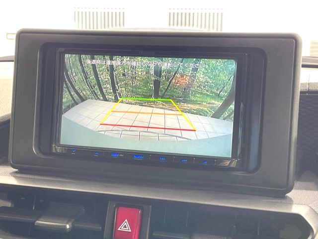 【バックカメラ】駐車時に後方がリアルタイム映像で確認できます。大型商業施設や立体駐車場での駐車時や、夜間のバック時に大活躍！運転スキルに関わらず、今や必須となった装備のひとつです！