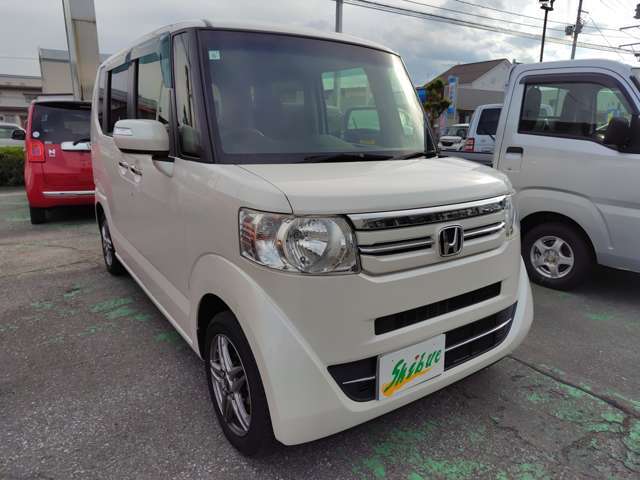 当車両は、弊社「江俣本社（山形市江俣2‐12‐4）」に展示されています。広々展示場でゆっくりご覧いただけますので、お近くにお越しの際はお気軽に遊びにお立ち寄り下さい！