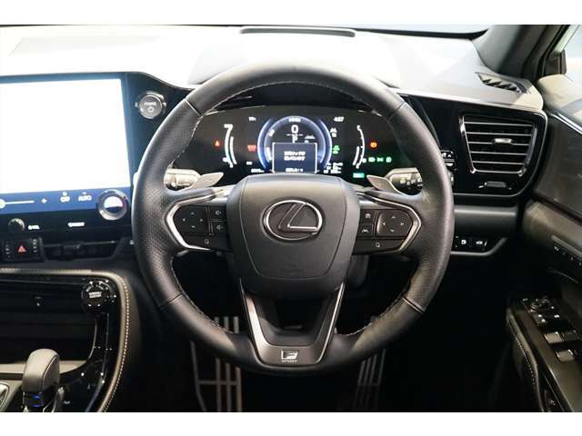 ・純正ナビゲーション＋CD＋TV＋AUX＋USB＋Bluetooth（電話・オーディオ）　お気軽にお問合せ下さい。03（6432）7522