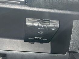 【ETC】高速道路の料金所をストレスなく通過！話題のスポットやサービスエリアに多い「スマートIC」利用時は必須のアイテムです。当店でセットアップを実施、ご納車当日からすぐにご利用いただけます！