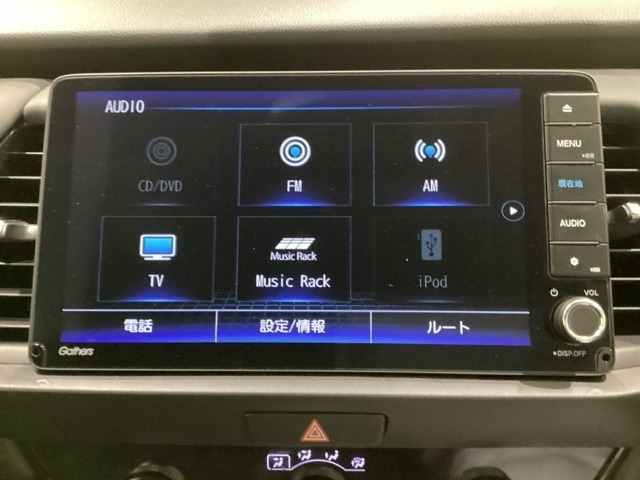 ナビゲーションはフルセグTV、インターナビ対応のGathers純正メモリーナビを搭載しています。Bluetoothオーディオ機能がありますので、スマートフォンなどの音楽も再生できます。