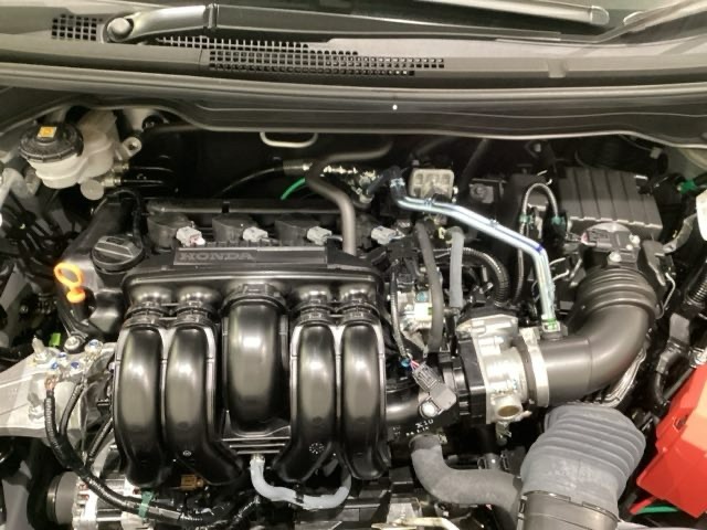 ホンダスタッフがしっかり整備して保証付きにてお渡し致します。エンジンルーム＆室内ルームともにクリーニング済みで清潔です。快適なドライブをお楽しみください。