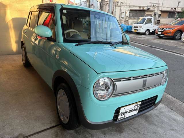 歴代のラパンは可愛さがあります。ご来店の際は事前に電話予約ください。