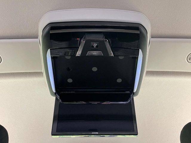 【11.5型フリップダウン】大画面モニターで後席でもエンタメをお楽しみいただけます。家族や友人とお出かけする機会が多い方に大人気です♪
