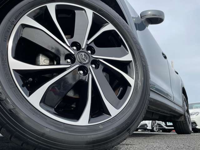 【タイヤ・ホイール】『タイヤ/ホイール周辺』の画像になります。写真の内容に関してご不明点、ご質問等がございましたらお気軽にガリバー店舗までお問い合わせください。