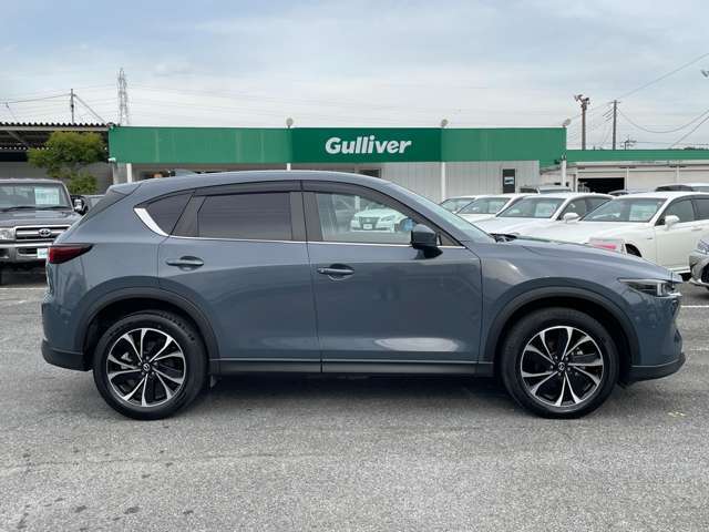 【右】『外装：右側』の画像になります。写真の内容に関してご不明点、ご質問等がございましたらお気軽にガリバー店舗までお問い合わせください。