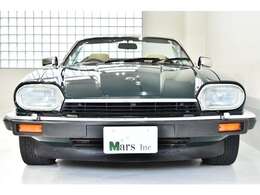 ブリティッシュレーシンググリーン/ベージュレザー/ブラックソフトトップ/正規ディーラー車/V12/右ハンドル/取扱説明書/整備記録簿/スペアキー完備