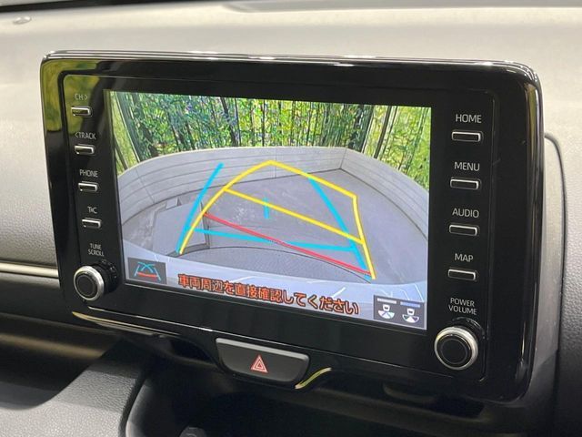 【バックカメラ】駐車時に後方がリアルタイム映像で確認できます。大型商業施設や立体駐車場での駐車時や、夜間のバック時に大活躍！運転スキルに関わらず、今や必須となった装備のひとつです！