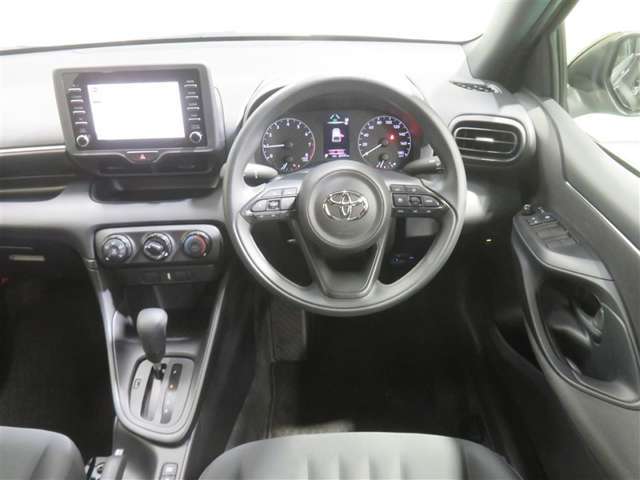 スイッチ類が使いやすく配置された、機能的なデザインのコックピット。