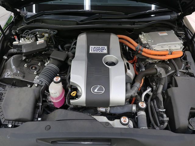 親切・丁寧な専門メカニックスタッフが応対！・車検・点検整備・事故等の修理などアフターサービスも安心。お車のカスタマイズもネクステージのサービススタッフまでご相談ください！
