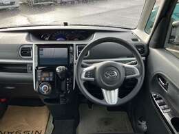 インパネ周りはこのように機能的にまとまっています。もちろんクリーニング済みで、室内もキレイです。