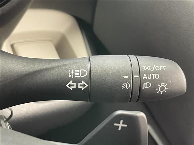 【　オートライト　】オートライトなのでライトの点け忘れを気にすることなく運転が出来ます♪