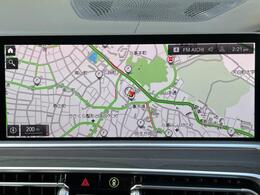 【純正ナビゲーション】BMWのナビゲーションは操作性も良く、詳細な地図情報と交通状況を見やすく表示し、快適なドライビングをサポートしながら目的地までナビゲートします。