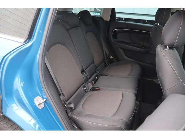 【後部座席】後ろも乗り心地がいい！スペースも十分です！