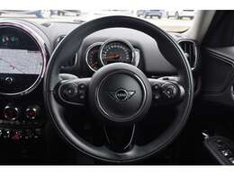 【ステアリング】目立つような擦れや汚れもなく綺麗な状態です！