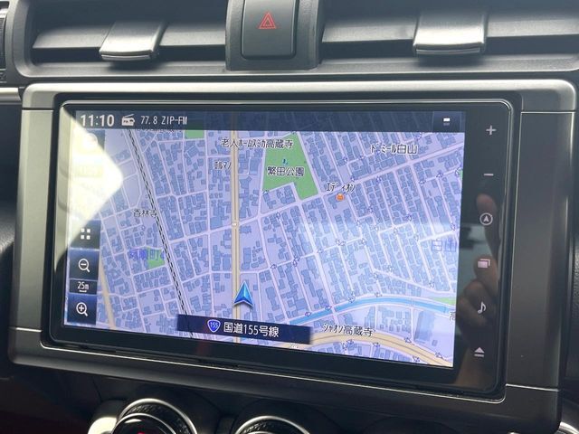 【ナビゲーション】目的地までしっかり案内してくれる使いやすいナビ。Bluetooth接続すればお持ちのスマホやMP3プレイヤーの音楽を再生可能！毎日の運転がさらに楽しくなります！！
