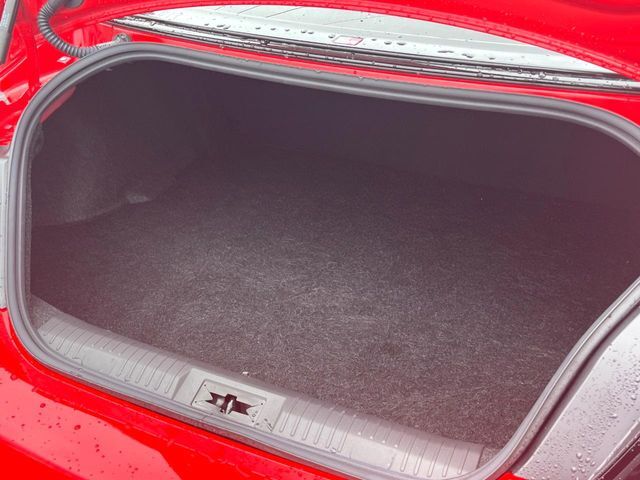 普段のお買い物や通勤、送迎等に十分な荷室スペースを確保しております。♪