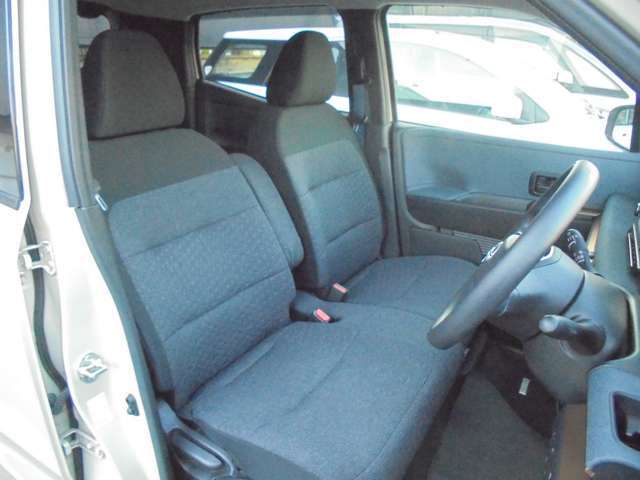 運転席も広々快適です