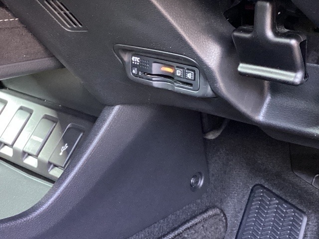 ETC付いてます。ETCが使用可能な道路通行料はキャッシュレスでスマートに走行できます。再セットアップして納車致します。