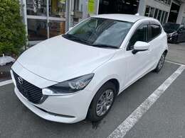 この度は、当社のお車をご覧頂き誠にありがとうございます。お車の状態や、装備の詳細はご連絡ください。担当者がご案内させていただきます