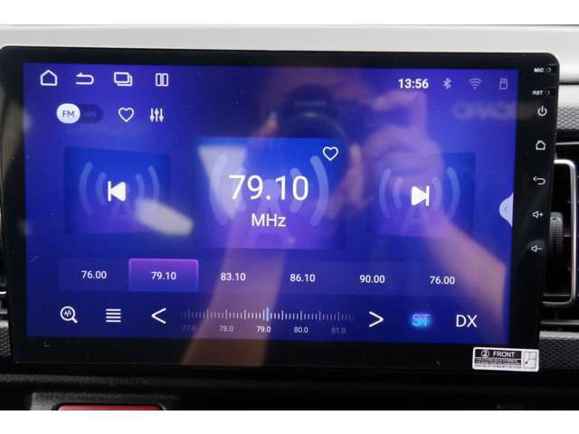 社外新品ディスプレイオーディオ搭載済：10.1インチ、CarPlay、AndroidAuto対応、Bluetooth、ラジオ、ミラーリングです。