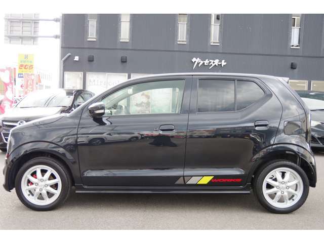 万が一の事故やトラブルの強い味方ドラレコ取付、高速の乗り降りに便利なETCの取付等出来ます。 詳しくは当店スタッフにご相談下さい。