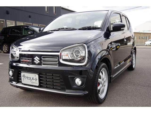 交通アクセスとして、瀬戸大橋経由は高速出口高松西IC、明石海峡大橋経由は高速出口檀紙IC、そこから約15分程の所にあります。また、公共交通機関をご利用の方は、高松駅までお迎えも可能です。