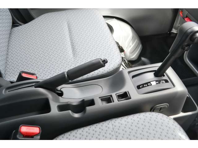 車輛購入のお客様へナビゲーションやETC、バックカメラなどのお得なパックを準備しています/
