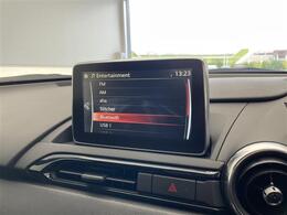 【Bluetooth】ナビゲーションと携帯電話/スマートフォンをBluetooth接続することができます。接続するとハンズフリーで使用することができるので、とても便利です！