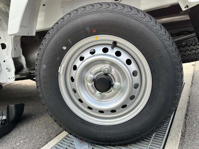 ☆車の保険は買ったところで加入するのがベストです。保険に関しても大手保険代理店をしておりますので安心してお任せください。不慮の事故の際も自社鈑金工場と連携して修理を進めてまいります☆