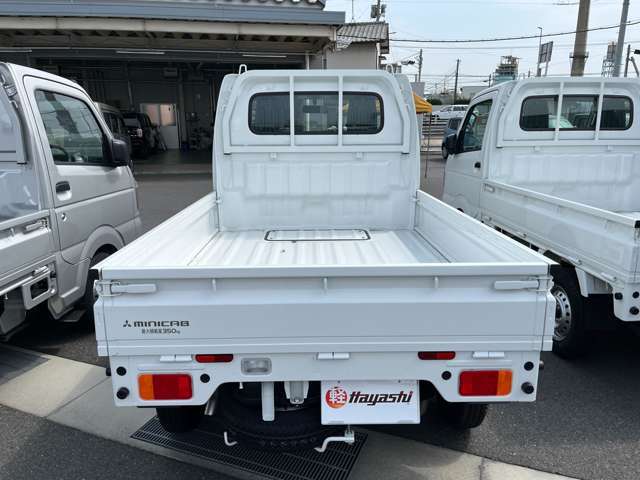 ☆お車についた傷やヘコミ、事故の修理もハヤシにお任せください。自社鈑金工場で修理ができますの安心です☆