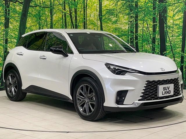 大好評のボディコーティング「弾スプラッシュコート」もご納車までに施工可能。通常のガラスコートと異なる、耐久年数6年の無機質ガラスコーティングが、ボディをキレイな状態に保ってくれます。