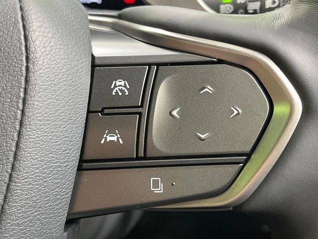 【レーダークルーズコントロール】高速道路での長距離走行が楽に！！自動で速度を保つクルーズコントロールが、衝突軽減システムと連携し、前方の車両を感知して車間を保つように速度調節してくれます！！