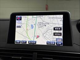 メーカーオプション、ナビキット搭載。フルセグ再生も可能です。