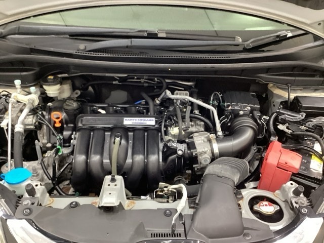 ホンダスタッフがしっかり整備して保証付きにてお渡し致します。エンジンルーム＆室内ルームともにクリーニング済みで清潔です。快適なドライブをお楽しみください。