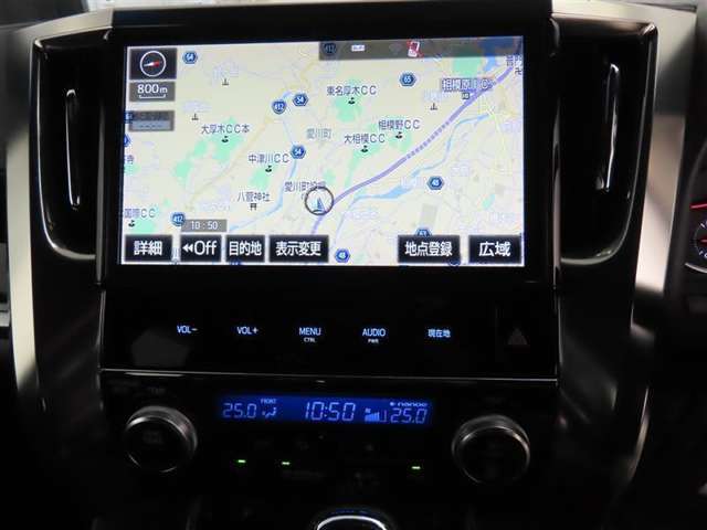 トヨタ純正ナビ装備！地図描写は文字も道もクリアで見やすく、滑らかに表示します。これさえあればもう道に迷わないですみますね♪フルセグで地上波デジタル放送TVもバッチリ綺麗に見れちゃいます♪